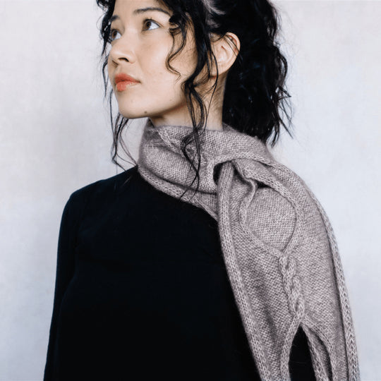 Isley - Halstørklæde med Hulmønster og Snoninger