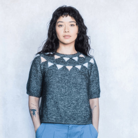 

Acute - Bluse i Flerfarvestrik
1