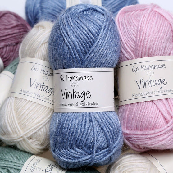 

Camille - Strikket bamse
5