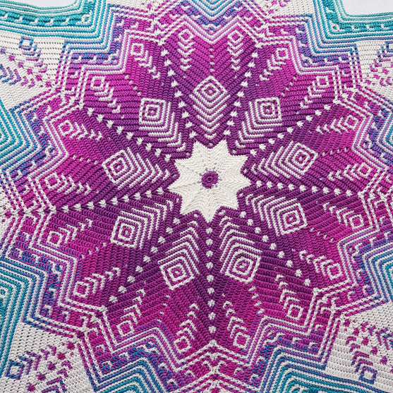 

Peacock Delight - Tæppe
3