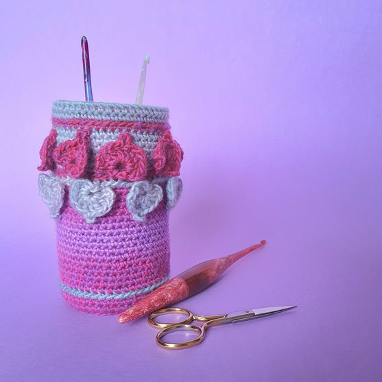 

Spring Petal - Hæklenåleholder
3