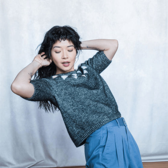 

Acute - Bluse i Flerfarvestrik
5