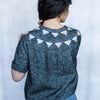 

Acute - Bluse i Flerfarvestrik
6