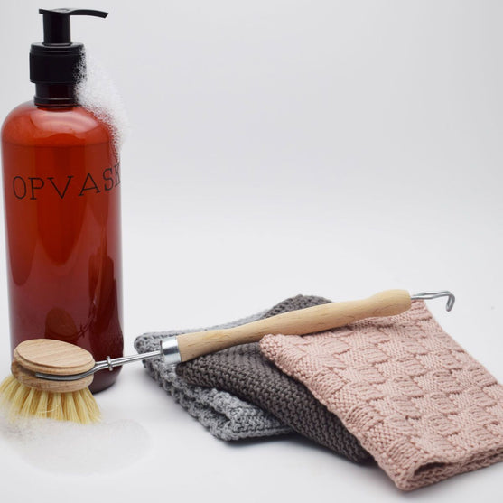 

Strikket karklud i ret på skrå
3