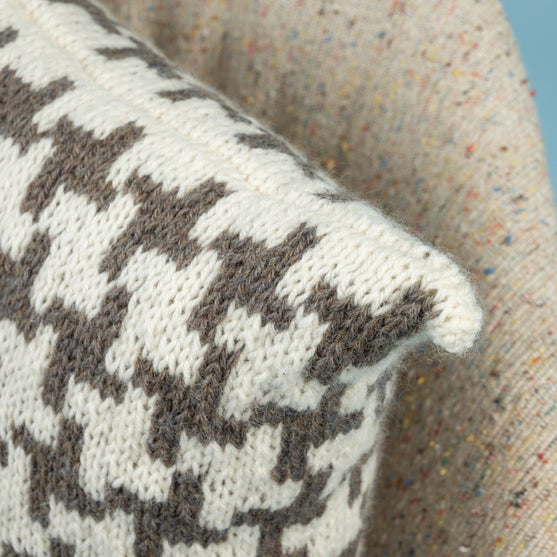 

Letland - Pude med korsmønster
4