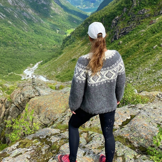 

111-14 Chunky Cortina sweater
1