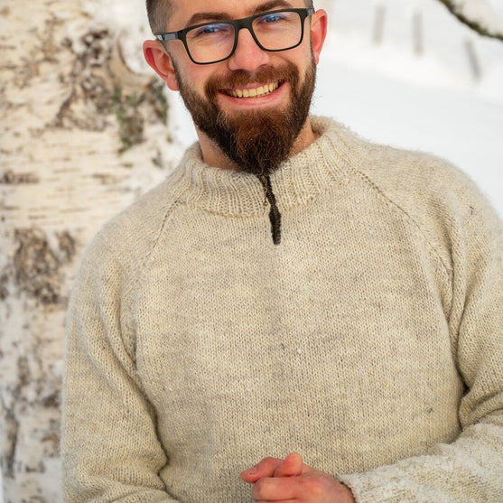 

463-03 Steigar Sweater
3