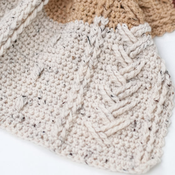 

Happy Bear - Babytæppe og Hue
12