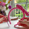 

DIY Hårbøjler - Hobbii
5