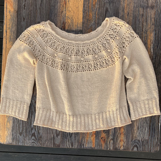 Diamond Eyelets – Bluse