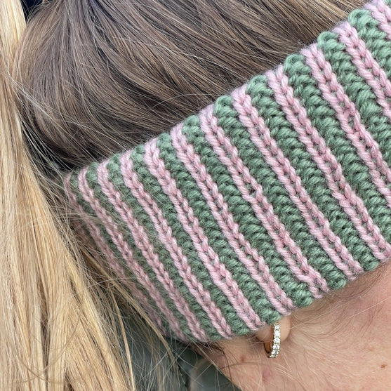 

Easy Coloured Rib Headband - Pandebånd
3