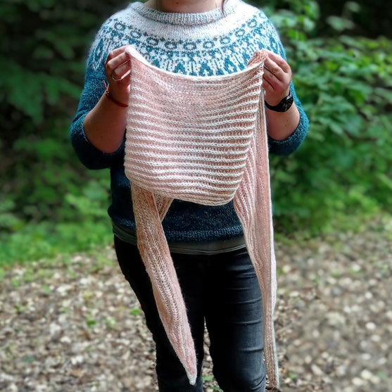 

Sky Shawl - Tørklæde
5