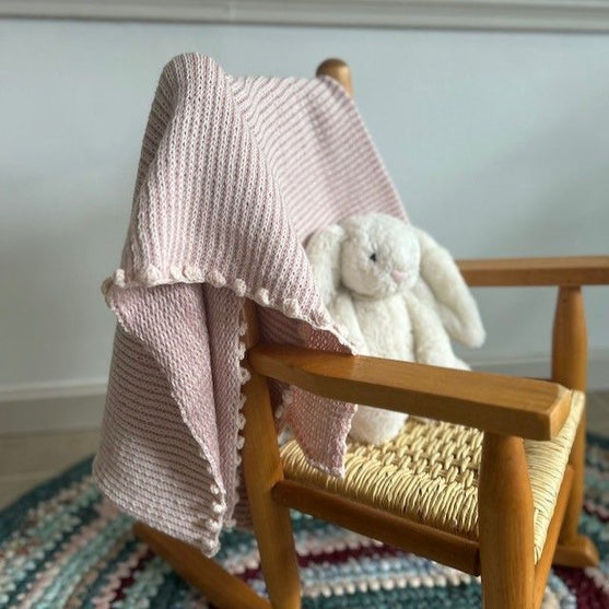 

Candy Stripes – Babytæppe
1