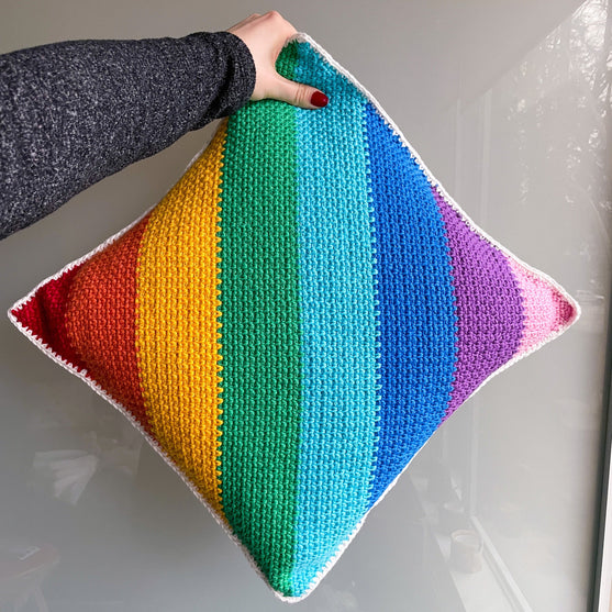 

Woven Rainbow Pude
2