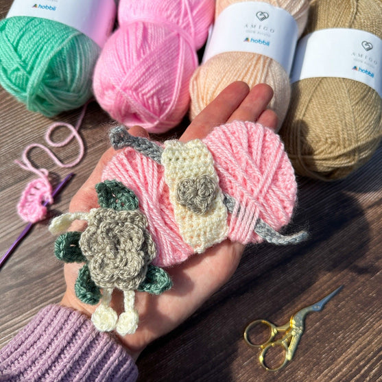 

Garnnøgle og hæklenål - Applikation
2