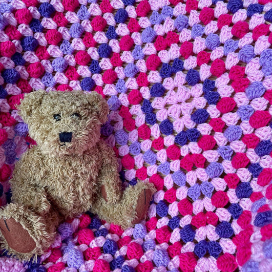 

Bella’s Bobble Granny Square - Tæppe
1