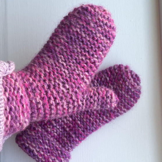

Ultra Easy Garter Stitch Mittens - Vanter
2