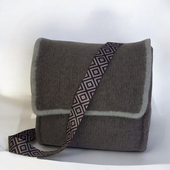 

Jess  - Filtet taske
1