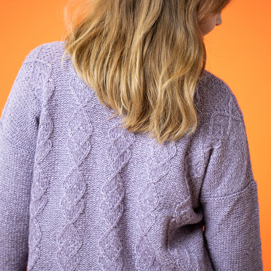 

Lively Lone - Sweater
4