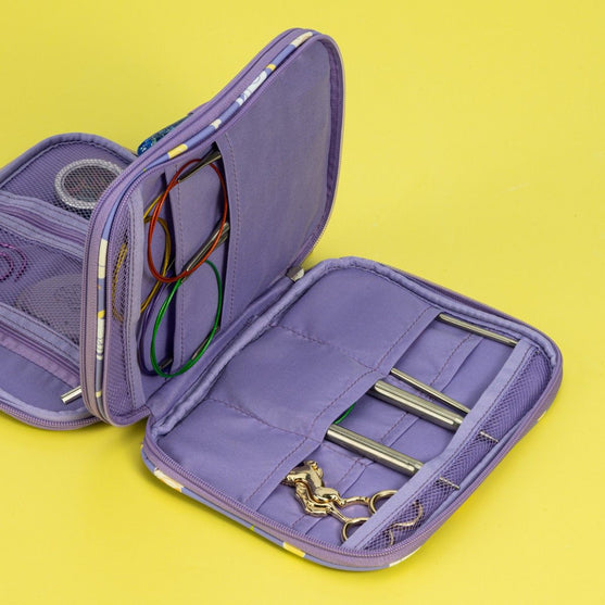 

Opbevarings Etui m. Print - Hobbii
3