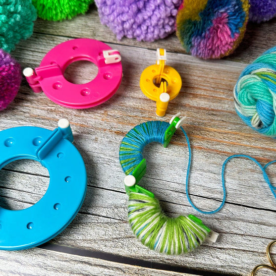 

Hoop Pompon Maker - Hobbii
4