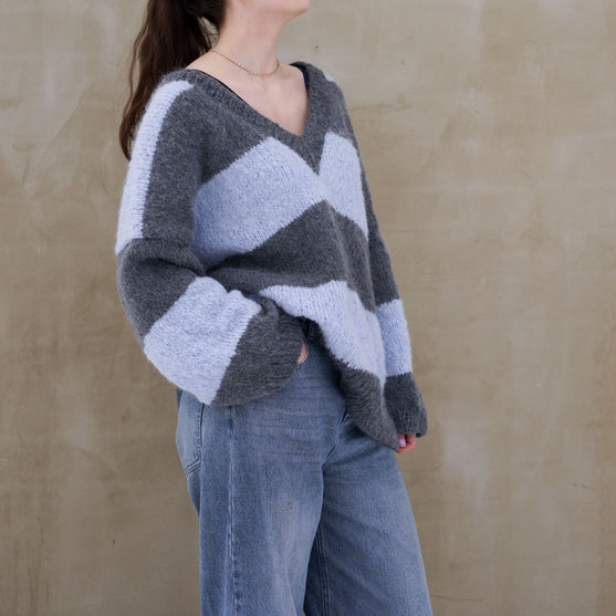 

Cloudy - Sweater
3