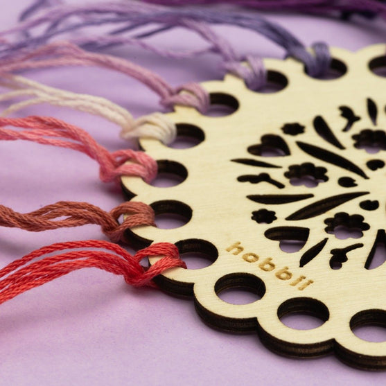 

Trådholdere til Broderigarn - Hobbii
7